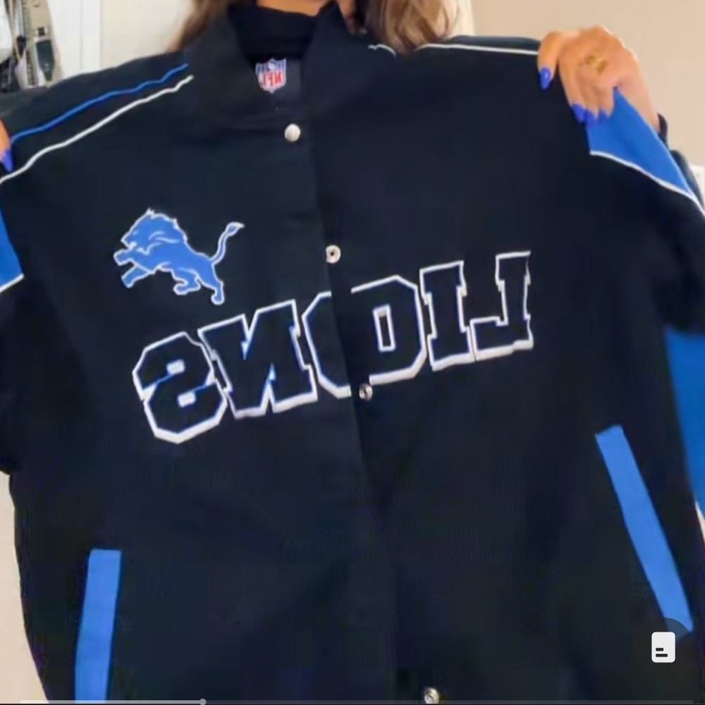 Anyone know where I can find this jacket?? Please help!!!